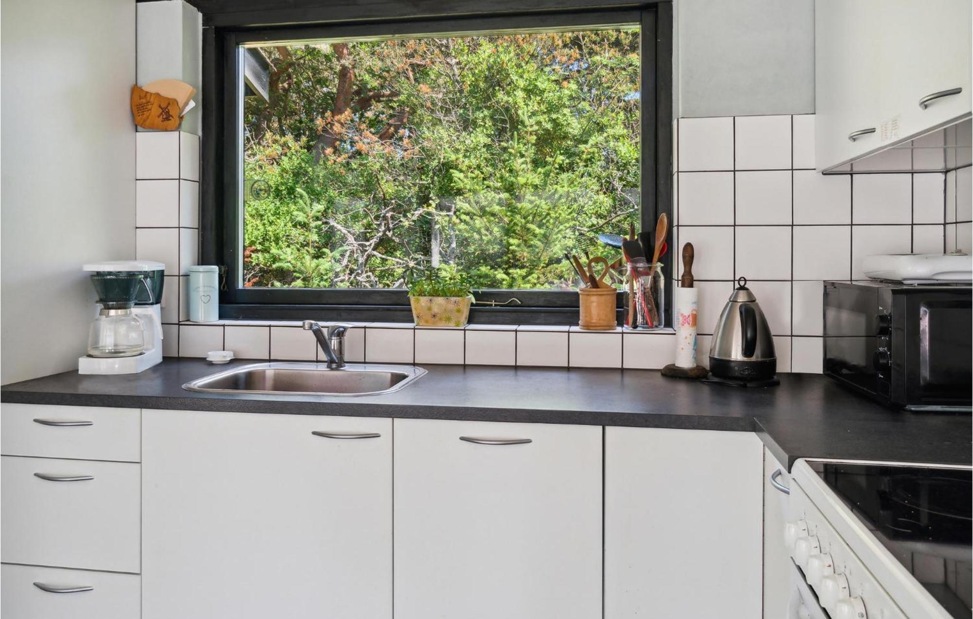 3 Bedroom Awesome Home In Neksø Εξωτερικό φωτογραφία